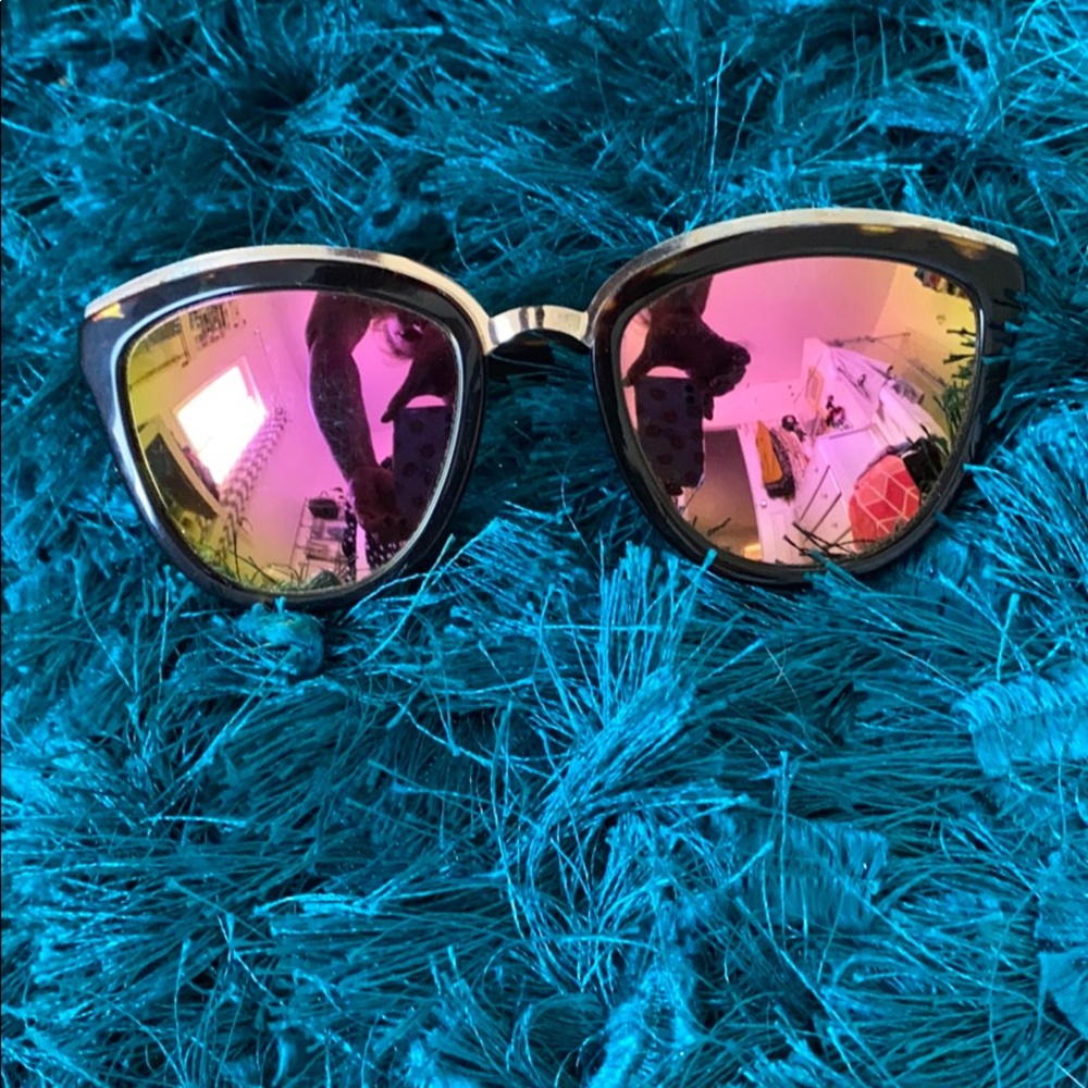 Diff pink sunglasses